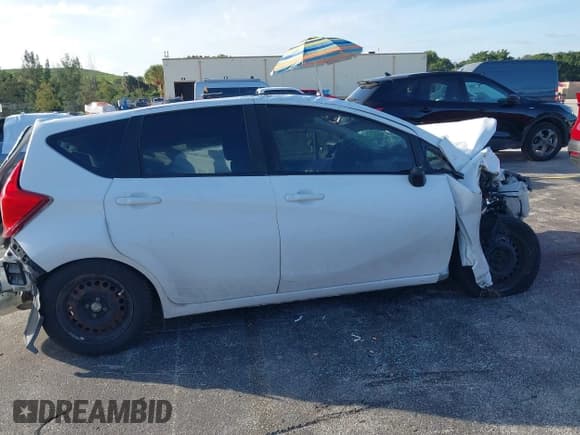 ✅ 2016 Nissan Note SV • VIN: 3N1CE2CP2GL383815 • Lot: 43511694. Listed on IAAI with 160,801 mi. Free auction sales archive from the USA and detailed vehicle history report at DreamBid. Image 13.