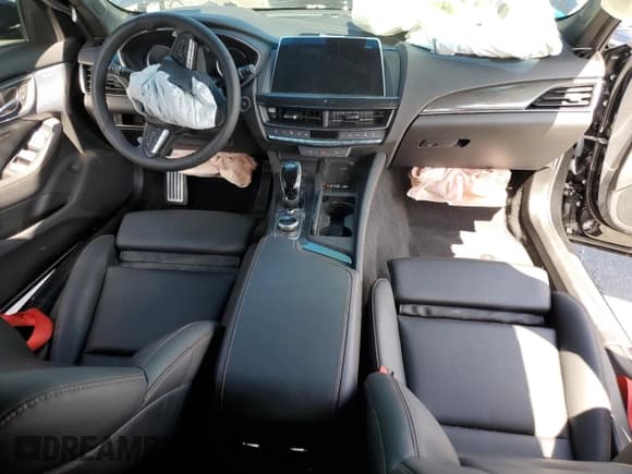 ✅ 2024 Cadillac CT5-V • VIN: 1G6DR5RW9R0124165 • Lot: 68506085. Wystawiony na Copart z przebiegiem 10 201 mil. Bezpłatny archiwum sprzedaży aukcyjnych z USA i szczegółowy raport historii pojazdu na DreamBid. Zdjęcie 8.