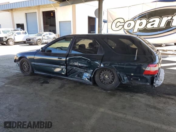 ✅ 1997 Honda Accord EX • VIN: 1HGCE1894VA008046 • Lot: 86268955. Listed on Copart with 184,927 mi. Free auction sales archive from the USA and detailed vehicle history report at DreamBid. Image 2.