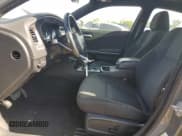 ✅ 2019 Dodge Charger SXT • VIN: 2C3CDXBG0KH699301 • Lot: 86718425. Wystawiony na Copart z przebiegiem 104 644 mil. Bezpłatny archiwum sprzedaży aukcyjnych z USA i szczegółowy raport historii pojazdu na DreamBid. Zdjęcie 7.