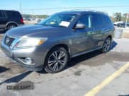 ✅ 2015 Nissan Pathfinder SV • VIN: 5N1AR2MNXFC648332 • Lot: 43630575. Wystawiony na IAAI z przebiegiem 130 547 mil. Bezpłatny archiwum sprzedaży aukcyjnych z USA i szczegółowy raport historii pojazdu na DreamBid. Zdjęcie 2.