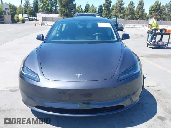 ✅ 2025 Tesla Model 3 Long Range • VIN: 5YJ3E1EA1SF046088 • Lot: 42878817. Wystawiony na IAAI z przebiegiem 259 mil. Bezpłatny archiwum sprzedaży aukcyjnych z USA i szczegółowy raport historii pojazdu na DreamBid. Zdjęcie 12.