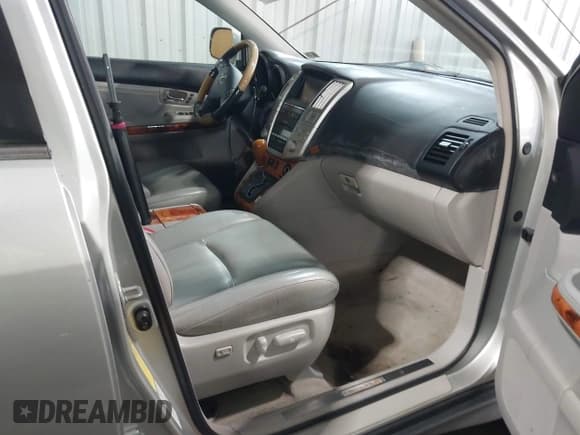 ✅ 2006 Lexus RX 330 • VIN: 2T2HA31U76C103672 • Лот: 43637293. Опубликован ранее на IAAI с пробегом 186 160 миль. Бесплатный доступ к архиву аукционных продаж из США и подробный отчёт об истории автомобиля на DreamBid. Изображение 5.