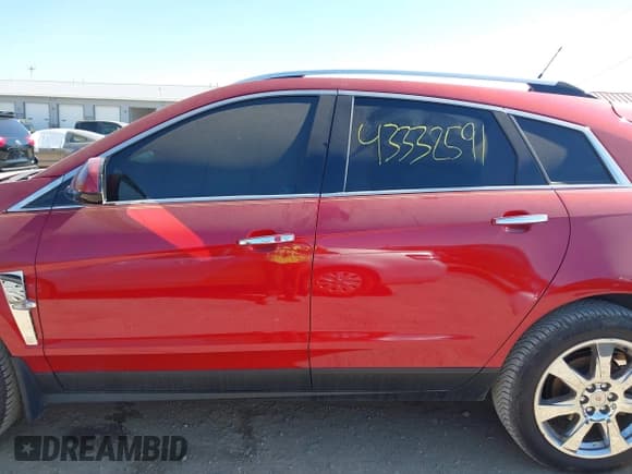 ✅ 2010 Cadillac SRX Premium Collection • VIN: 3GYFNCEY0AS648423 • Lot: 43332591. Wystawiony na IAAI z przebiegiem 182 286 mil. Bezpłatny archiwum sprzedaży aukcyjnych z USA i szczegółowy raport historii pojazdu na DreamBid. Zdjęcie 14.