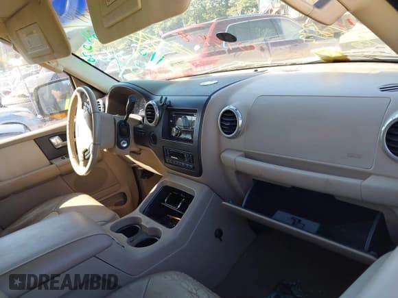 ✅ 2003 Ford Expedition Eddie Bauer • VIN: 1FMFU18L43LA35710 • Lot: 43368771. Listed on IAAI with Not provided. Free auction sales archive from the USA and detailed vehicle history report at DreamBid. Image 5.