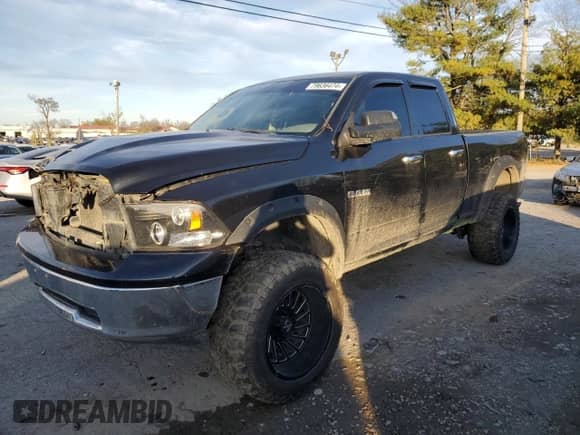 2009 Dodge 1500 SLT z VIN 1D3HV18P99S815754, wystawiony jako Copart lot #79636474 z przebiegiem 172 691 mil mil oraz Szkoda całkowita • Salvage title. Historia ofert i sprzedaży dostępna na DreamBid. Obrazek 1.