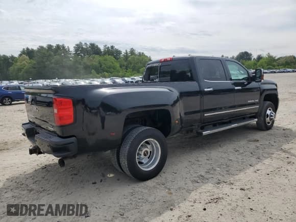 ✅ 2019 GMC Sierra 3500HD Denali • VIN: 1GT42WEY6KF240456 • Лот: 58896115. Опубликован ранее на Copart с пробегом 67 144 миль. Бесплатный доступ к архиву аукционных продаж из США и подробный отчёт об истории автомобиля на DreamBid. Изображение 3.