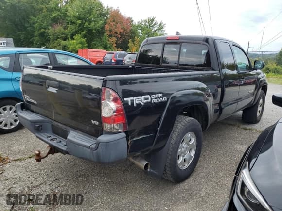 ✅ 2015 Toyota Tacoma • VIN: 5TFUU4ENXFX138372 • Lot: 80937985. Wystawiony na Copart z przebiegiem 98 911 mil. Bezpłatny archiwum sprzedaży aukcyjnych z USA i szczegółowy raport historii pojazdu na DreamBid. Zdjęcie 4.