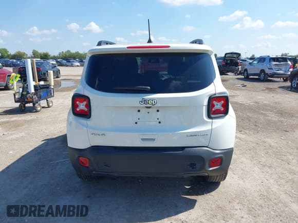 ✅ 2022 Jeep Renegade Limited • VIN: ZACNJDD17NPN99006 • Lot: 43304897. Wystawiony na IAAI z przebiegiem 26 206 mil. Bezpłatny archiwum sprzedaży aukcyjnych z USA i szczegółowy raport historii pojazdu na DreamBid. Zdjęcie 17.