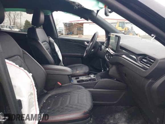 ✅ 2024 Ford Escape ST-Line Elite • VIN: 1FMCU9PA1RUB11663 • Lot: 41961441. Wystawiony na IAAI z przebiegiem 11 011 mil. Bezpłatny archiwum sprzedaży aukcyjnych z USA i szczegółowy raport historii pojazdu na DreamBid. Zdjęcie 5.