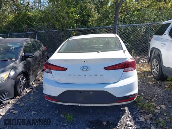 2019 Hyundai Elantra SE z VIN 5NPD74LF9KH425730, wystawiony jako IAAI lot #43339424 z przebiegiem 173 123 mil mil oraz . Historia ofert i sprzedaży dostępna na DreamBid. Obrazek 16.