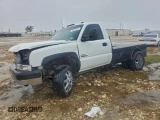 ✅ 2004 Chevrolet Silverado 1500 • VIN: 1GBJC34294E381272 • Лот: 93879645. Опубликован ранее на Copart с пробегом 357 526 миль. Бесплатный доступ к архиву аукционных продаж из США и подробный отчёт об истории автомобиля на DreamBid. Изображение 1.
