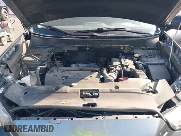 2019 Mitsubishi Outlander ES with VIN JA4AR3AU1KU016579, listed as a IAAI auction lot 43174652 with 53,102 mi miles and . Bid and sale history available at DreamBid. Image 10.