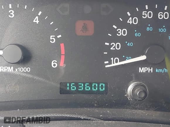 ✅ 2000 Jeep Wrangler Sport • VIN: 1J4FA49S7YP803999 • Лот: 43678888. Опубликован ранее на IAAI с пробегом 163 600 миль. Бесплатный доступ к архиву аукционных продаж из США и подробный отчёт об истории автомобиля на DreamBid. Изображение 15.