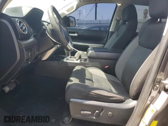 ✅ 2016 Toyota Tundra SR5 • VIN: 5TFEM5F11GX098481 • Лот: 58355615. Опубликован ранее на Copart с пробегом 134 077 миль. Бесплатный доступ к архиву аукционных продаж из США и подробный отчёт об истории автомобиля на DreamBid. Изображение 7.