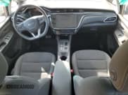 ✅ 2023 Chevrolet Bolt EV 1LT • VIN: 1G1FW6S05P4206841 • Lot: 77568674. Wystawiony na Copart z przebiegiem 10 471 mil. Bezpłatny archiwum sprzedaży aukcyjnych z USA i szczegółowy raport historii pojazdu na DreamBid. Zdjęcie 8.