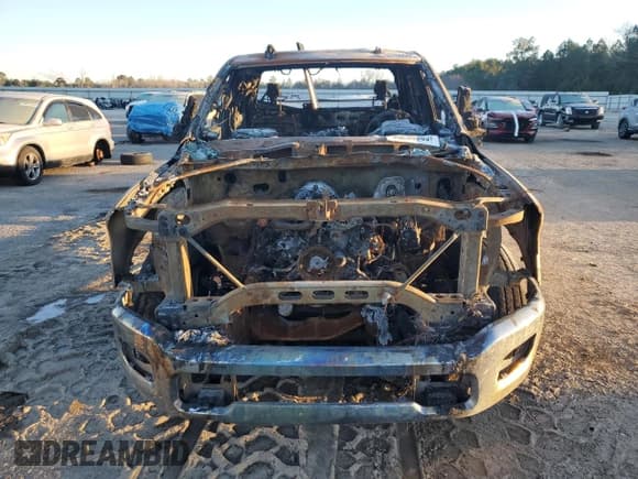 ✅ 2021 Ram 2500 Tradesman • VIN: 3C6UR4HJ3MG651918 • Lot: 46206985. Wystawiony na Copart z przebiegiem Nie podano. Bezpłatny archiwum sprzedaży aukcyjnych z USA i szczegółowy raport historii pojazdu na DreamBid. Zdjęcie 5.