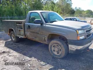 2006 Chevrolet Silverado 2500HD Work Truck с VIN 1GBHC24U46E251901, выставлен на аукционе IAAI как лот 43320114 с пробегом 177 700 миль миль и . История ставок и продаж доступна на DreamBid. Изображение 1.