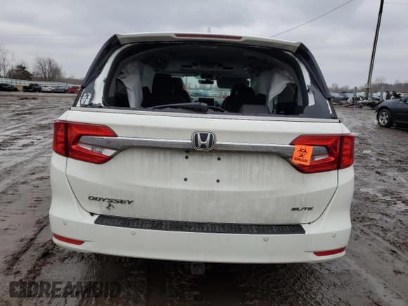 ✅ 2018 Honda Odyssey Elite • VIN: 5FNRL6H92JB028423 • Лот: 47091025. Опубликован ранее на Copart с пробегом Не указан. Бесплатный доступ к архиву аукционных продаж из США и подробный отчёт об истории автомобиля на DreamBid. Изображение 6.