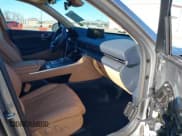 ✅ 2023 Genesis GV80 • VIN: KMUHCESC6PU128600 • Lot: 41179553. Wystawiony na IAAI z przebiegiem 33 225 mil. Bezpłatny archiwum sprzedaży aukcyjnych z USA i szczegółowy raport historii pojazdu na DreamBid. Zdjęcie 5.