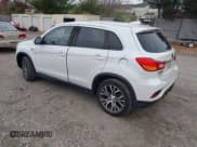 ✅ 2018 Mitsubishi Outlander ES • VIN: JA4AP3AU2JU021357 • Lot: 43665489. Wystawiony na IAAI z przebiegiem 143 651 mil. Bezpłatny archiwum sprzedaży aukcyjnych z USA i szczegółowy raport historii pojazdu na DreamBid. Zdjęcie 3.