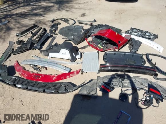 ✅ 2024 Toyota Prius LE • VIN: JTDACAAU3R3039695 • Lot: 43610089. Listed on IAAI with 8,509 mi. Free auction sales archive from the USA and detailed vehicle history report at DreamBid. Image 12.