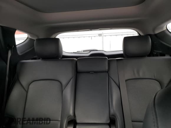 ✅ 2017 Hyundai Santa Fe 2.4L • VIN: 5XYZUDLB1HG475176 • Лот: 37656353. Опубликован ранее на Copart с пробегом 208 950 миль. Бесплатный доступ к архиву аукционных продаж из США и подробный отчёт об истории автомобиля на DreamBid. Изображение 10.