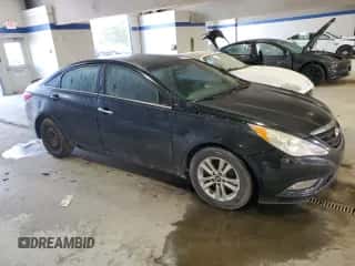 2013 Hyundai Sonata GLS z VIN 5NPEB4AC7DH607697, wystawiony jako Copart lot #81930795 z przebiegiem 208 035 mil mil oraz Czysty tytuł • Clean title. Historia ofert i sprzedaży dostępna na DreamBid. Obrazek 4.