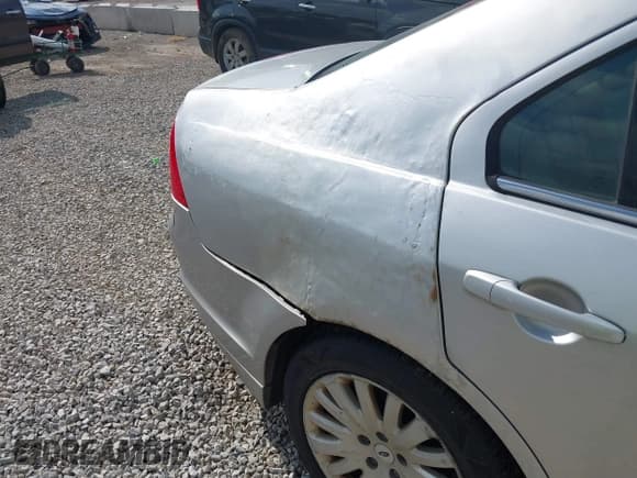 ✅ 2011 Ford Fusion Hybrid • VIN: 3FADP0L31BR292494 • Lot: 43022512. Wystawiony na IAAI z przebiegiem 124 840 mil. Bezpłatny archiwum sprzedaży aukcyjnych z USA i szczegółowy raport historii pojazdu na DreamBid. Zdjęcie 14.