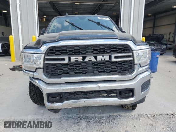 ✅ 2019 Ram 2500 Tradesman • VIN: 3C6UR5CJ2KG534938 • Lot: 69617755. Wystawiony na Copart z przebiegiem 122 322 mil. Bezpłatny archiwum sprzedaży aukcyjnych z USA i szczegółowy raport historii pojazdu na DreamBid. Zdjęcie 5.