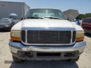 ✅ 2000 Ford F-250 XL • VIN: 1FTNX21F0YED32261 • Lot: 57243325. Wystawiony na Copart z przebiegiem 306 868 mil. Bezpłatny archiwum sprzedaży aukcyjnych z USA i szczegółowy raport historii pojazdu na DreamBid. Zdjęcie 5.