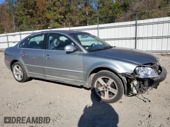 ✅ 2004 Volkswagen Passat GLX • VIN: WVWTH63B84P196028 • Lot: 93113975. Listed on Copart with 127,355 mi. Free auction sales archive from the USA and detailed vehicle history report at DreamBid. Image 4.