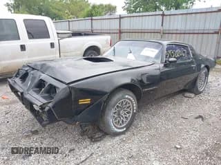✅ 1981 Pontiac Firebird • VIN: 1G2AW87W7BN113546 • Lot: 39322067. Wystawiony na IAAI z przebiegiem 55 540 mil. Bezpłatny archiwum sprzedaży aukcyjnych z USA i szczegółowy raport historii pojazdu na DreamBid. Zdjęcie 2.