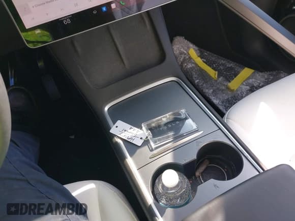 ✅ 2024 Tesla Model Y • VIN: 7SAYGDED0RF102126 • Lot: 43623474. Wystawiony na IAAI z przebiegiem 21 471 mil. Bezpłatny archiwum sprzedaży aukcyjnych z USA i szczegółowy raport historii pojazdu na DreamBid. Zdjęcie 11.