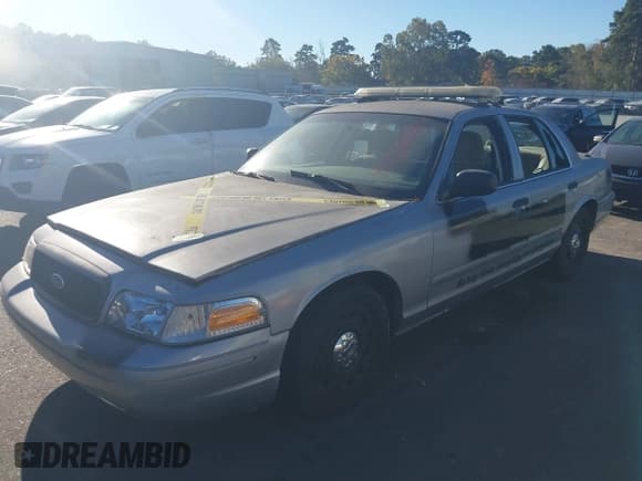 ✅ 2005 Ford Police Interceptor • VIN: 2FAHP71W15X120494 • Lot: 43422774. Listed on IAAI with 195,236 mi. Free auction sales archive from the USA and detailed vehicle history report at DreamBid. Image 17.
