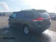 ✅ 2013 Toyota Sienna LE • VIN: 5TDKK3DCXDS305338 • Лот: 43698555. Опубликован ранее на IAAI с пробегом Не указан. Бесплатный доступ к архиву аукционных продаж из США и подробный отчёт об истории автомобиля на DreamBid. Изображение 3.