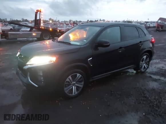 2024 Mitsubishi Outlander S with VIN JA4ARUAU0RU016038, listed as a IAAI auction lot 43609211 with 32,337 mi miles and . Bid and sale history available at DreamBid. Image 2.