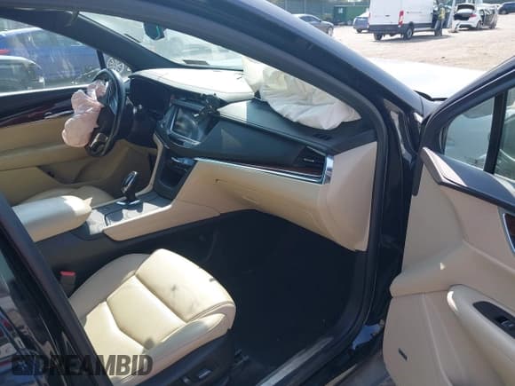 ✅ 2019 Cadillac XT5 Luxury AWD • VIN: 1GYKNDRS8KZ243571 • Lot: 42937677. Listed on IAAI with 60,385 mi. Free auction sales archive from the USA and detailed vehicle history report at DreamBid. Image 5.