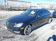 ✅ 2014 Mercedes-Benz C 250 Sport • VIN: WDDGF4HB5EA939260 • Lot: 43856292. Wystawiony na IAAI z przebiegiem 120 182 mil. Bezpłatny archiwum sprzedaży aukcyjnych z USA i szczegółowy raport historii pojazdu na DreamBid. Zdjęcie 2.