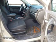 ✅ 2014 Chevrolet Traverse LT • VIN: 1GNKRHKD7EJ169048 • Lot: 42332958. Listed on IAAI with 184,819 mi. Free auction sales archive from the USA and detailed vehicle history report at DreamBid. Image 5.