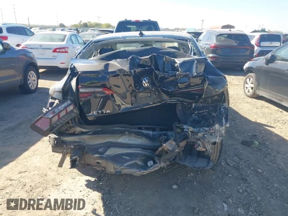 ✅ 2024 Volkswagen Jetta S • VIN: 3VW5M7BU6RM094296 • Lot: 43893667. Listed on IAAI with 46,855 mi. Free auction sales archive from the USA and detailed vehicle history report at DreamBid. Image 6.