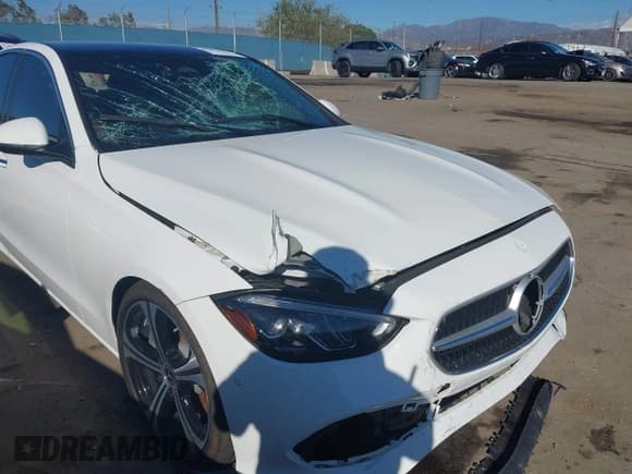 ✅ 2024 Mercedes-Benz C 300 • VIN: W1KAF4GB2RR205397 • Lot: 43450668. Wystawiony na IAAI z przebiegiem 11 347 mil. Bezpłatny archiwum sprzedaży aukcyjnych z USA i szczegółowy raport historii pojazdu na DreamBid. Zdjęcie 6.