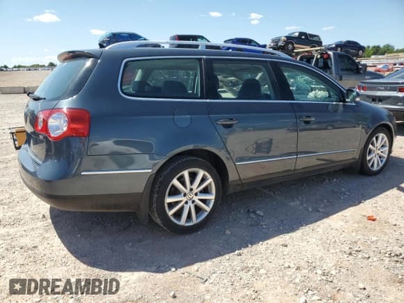 ✅ 2010 Volkswagen Passat Komfort • VIN: WVWXK7AN9AE007786 • Лот: 54384245. Опубликован ранее на Copart с пробегом 180 634 миль. Бесплатный доступ к архиву аукционных продаж из США и подробный отчёт об истории автомобиля на DreamBid. Изображение 3.