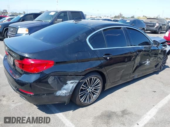 ✅ 2019 BMW 5 Series 540i • VIN: WBAJE5C51KWW28009 • Lot: 42757100. Listed on IAAI with 85,950 mi. Free auction sales archive from the USA and detailed vehicle history report at DreamBid. Image 4.