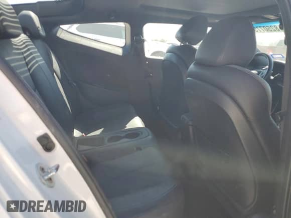 2016 Hyundai Veloster Turbo с VIN KMHTC6AE4GU296124, выставлен на аукционе Copart как лот 82507755 с пробегом 93 957 миль миль и Списание • Salvage title. История ставок и продаж доступна на DreamBid. Изображение 10.