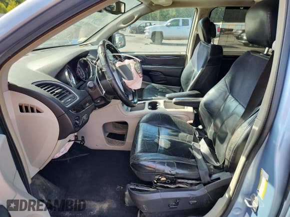 ✅ 2013 Chrysler Town & Country Limited • VIN: 2C4RC1GG9DR589732 • Lot: 70097055. Wystawiony na Copart z przebiegiem 461 098 mil. Bezpłatny archiwum sprzedaży aukcyjnych z USA i szczegółowy raport historii pojazdu na DreamBid. Zdjęcie 7.