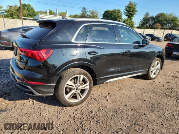 ✅ 2021 Audi Q3 S line Premium Plus • VIN: WA1EECF3XM1102958 • Lot: 72041775. Listed on Copart with 68,883 mi. Free auction sales archive from the USA and detailed vehicle history report at DreamBid. Image 3.