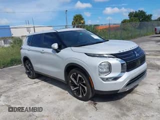 ✅ 2024 Mitsubishi Outlander SE • VIN: JA4J3VA89RZ019582 • Lot: 43099198. Wystawiony na IAAI z przebiegiem 45 430 mil. Bezpłatny archiwum sprzedaży aukcyjnych z USA i szczegółowy raport historii pojazdu na DreamBid. Zdjęcie 1.