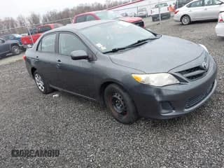 ✅ 2012 Toyota Corolla LE • VIN: 2T1BU4EE5CC757365 • Lot: 43726888. Wystawiony na IAAI z przebiegiem 279 262 mil. Bezpłatny archiwum sprzedaży aukcyjnych z USA i szczegółowy raport historii pojazdu na DreamBid. Zdjęcie 1.