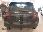 ✅ 2013 Porsche Cayenne Turbo • VIN: WP1AC2A26DLA92659 • Lot: 43567472. Wystawiony na IAAI z przebiegiem 111 258 mil. Bezpłatny archiwum sprzedaży aukcyjnych z USA i szczegółowy raport historii pojazdu na DreamBid. Zdjęcie 16.